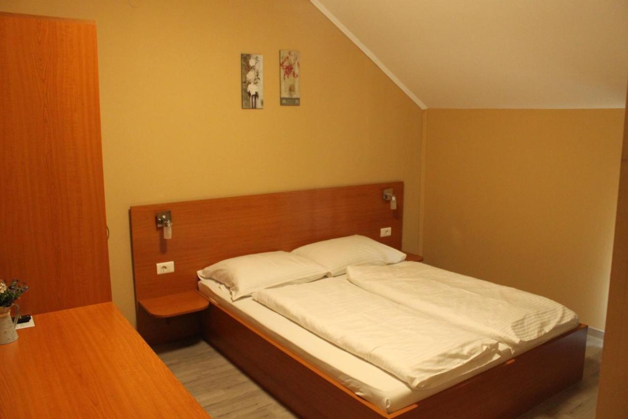 Guesthouse Rezekov Podrum Jastrebarsko Extérieur photo