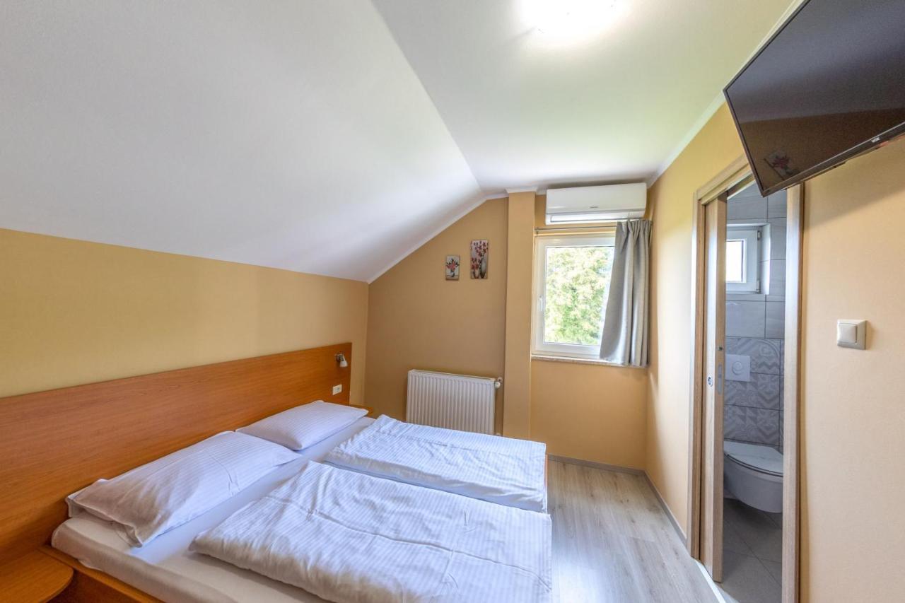 Guesthouse Rezekov Podrum Jastrebarsko Extérieur photo